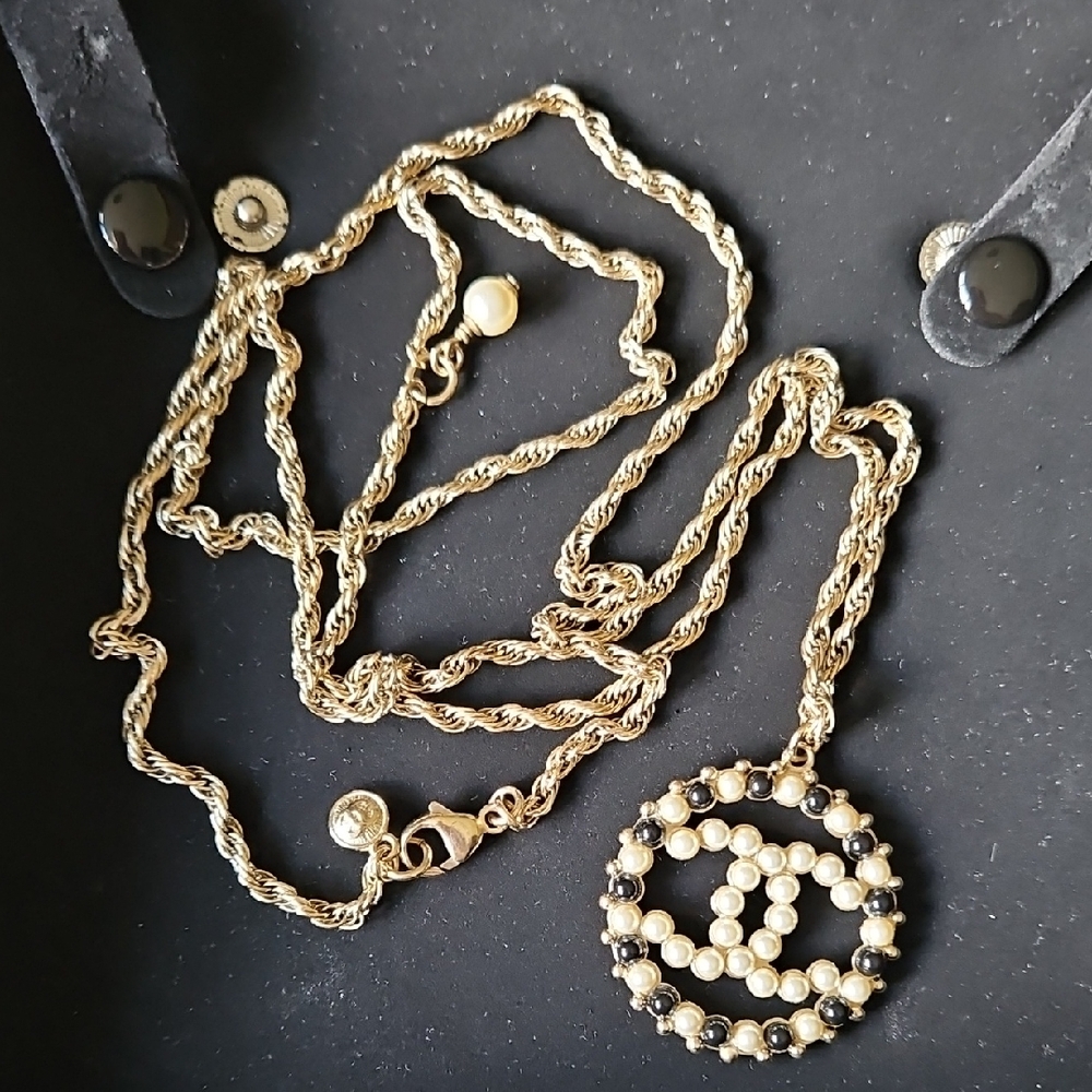 CHANEL Gold and Black Pearl Long Necklace B18P W/Box